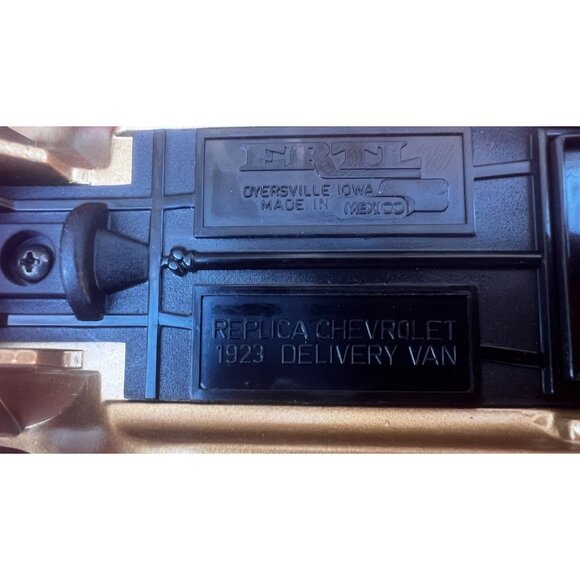 1923 Delivery Van Coin Bank | Replica Models Ltd. Key Included, Est. 1994-2004 - Picture 7 of 13